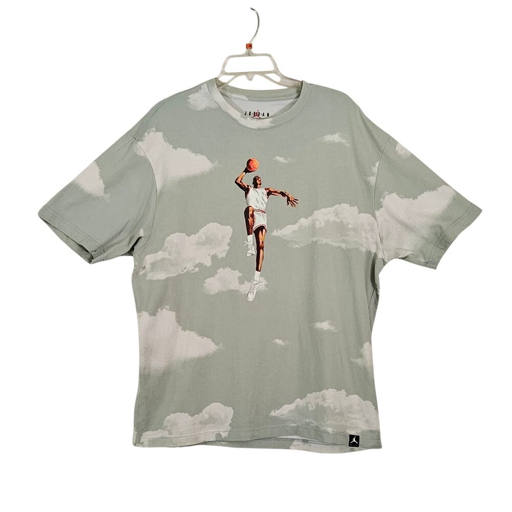 Air Jordan Men's Essentials T Shirt Sz L EUC Graphic Cloud Print